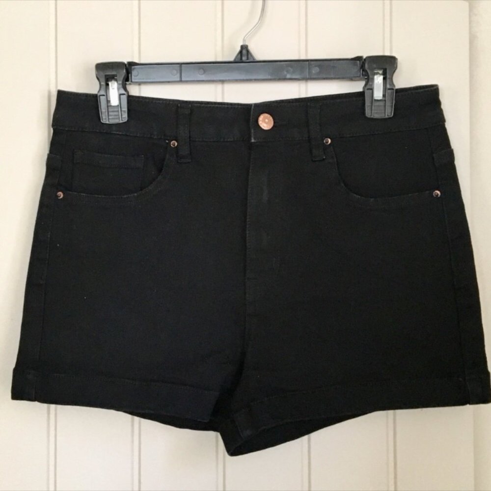 • Forever21 high waisted black shorts